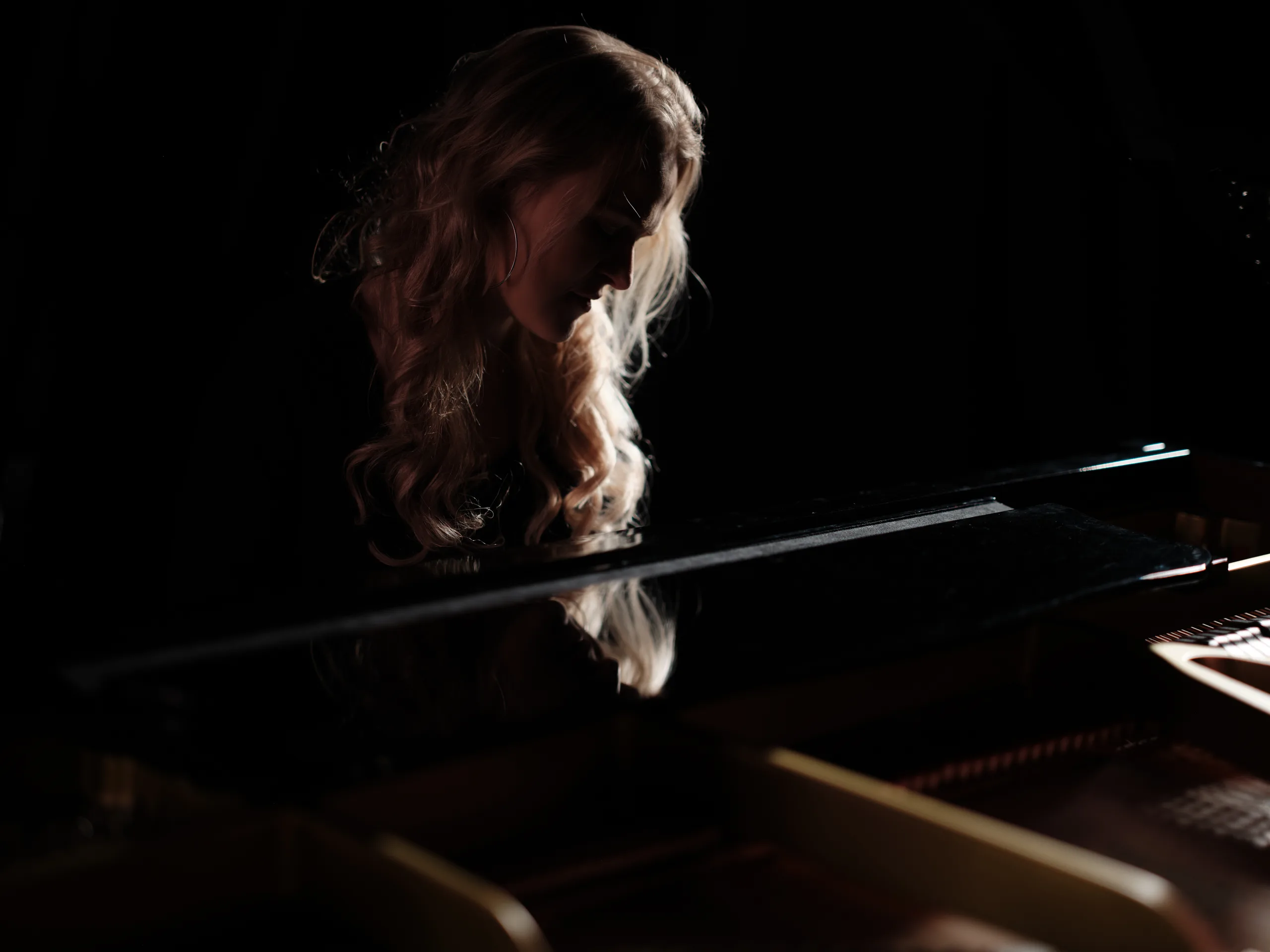 Blinde Frau am Piano